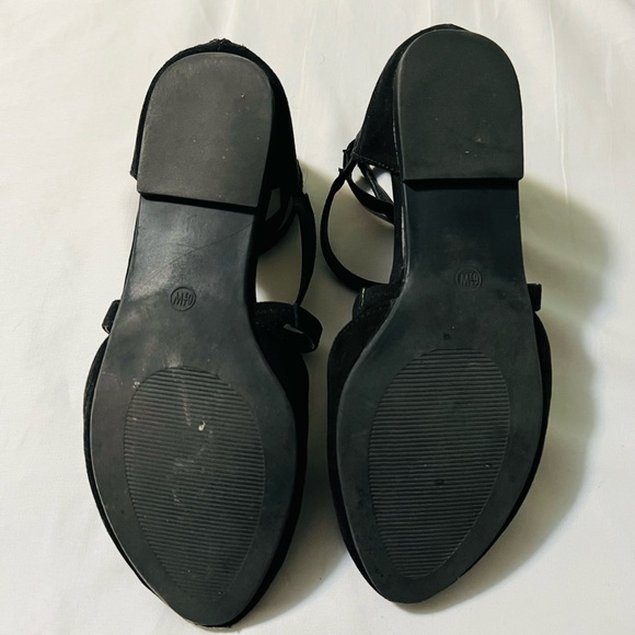 Torrid Black Flats with Strappy Design and Pointed Toe - Picture 4 of 4